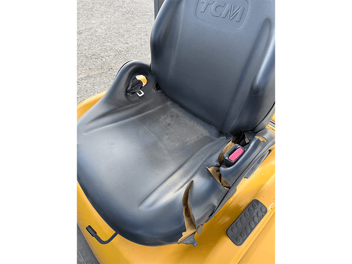TCM FGE25C4／2.5t／4Mマスト／MT／ヒンジ