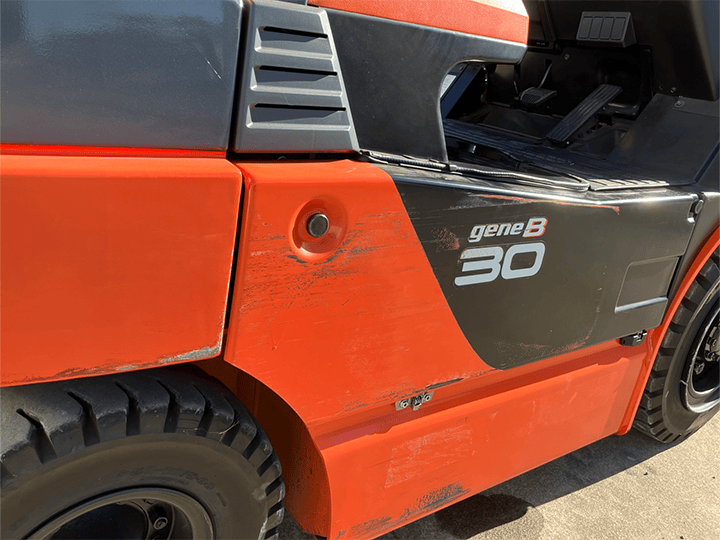 トヨタ 8FB30／バッテリーカウンター車／サヤ付き／アワー極少