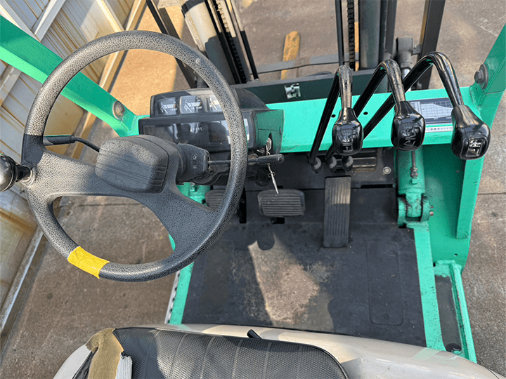 三菱 KFG15／1.5t／3Mマスト／AT／サイドシフト