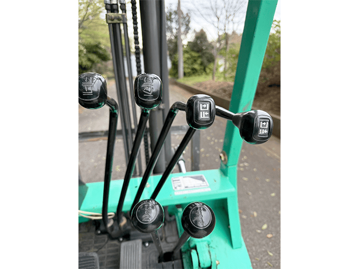 三菱 KFG25／2.5t／3Mマスト／MT／フオークシフター付き