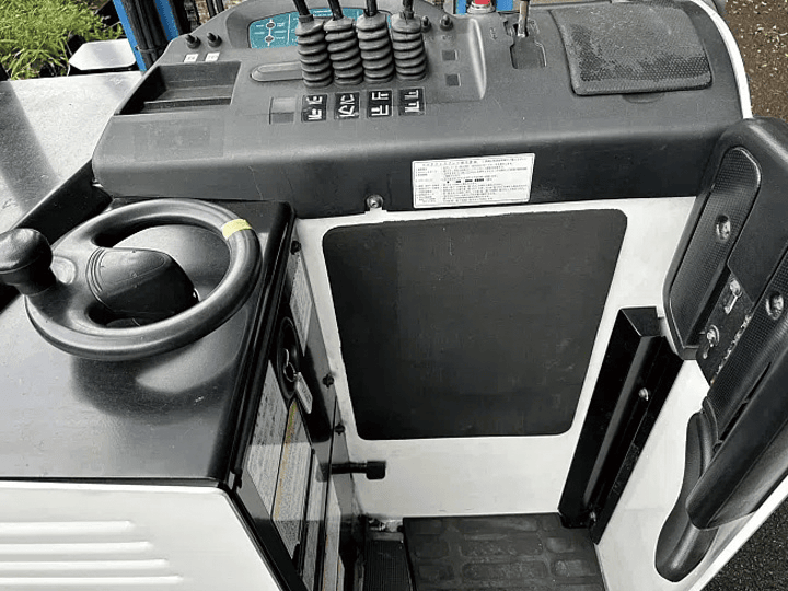 日産 U01F15 サイドシフト付／1.5t