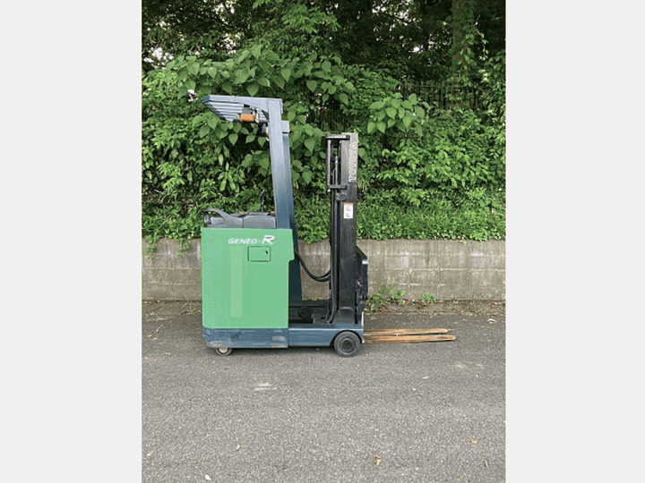 トヨタ 7FBRK9／900kg／揚高3ｍ