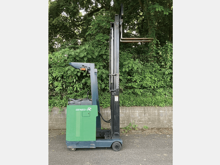 トヨタ 7FBRK9／900kg／揚高3ｍ