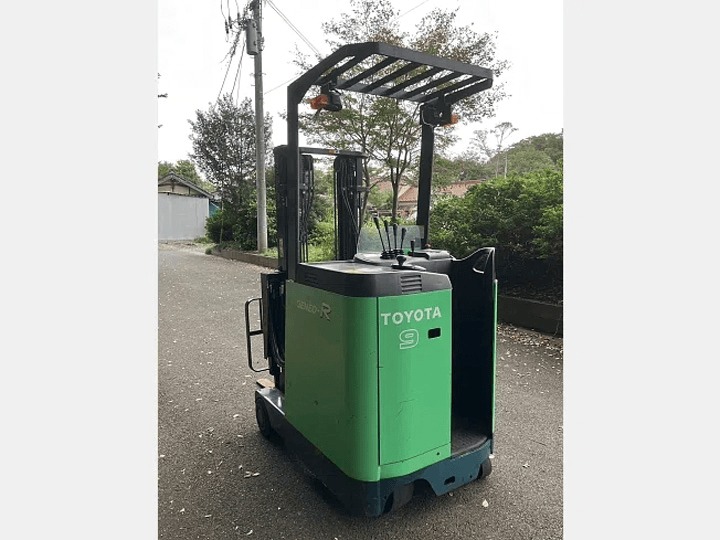 トヨタ 7FBRK9／900kg／アワー極小／サイドシフト／揚高3ｍ