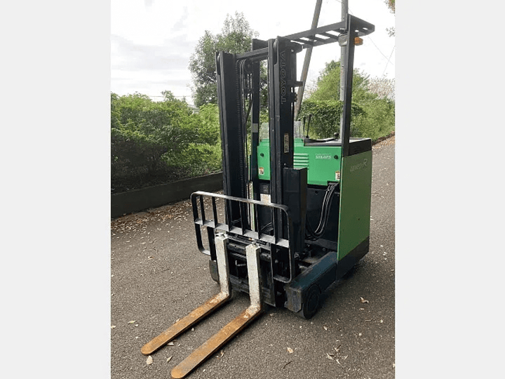 トヨタ 7FBRK9／900kg／アワー極小／サイドシフト／揚高3ｍ
