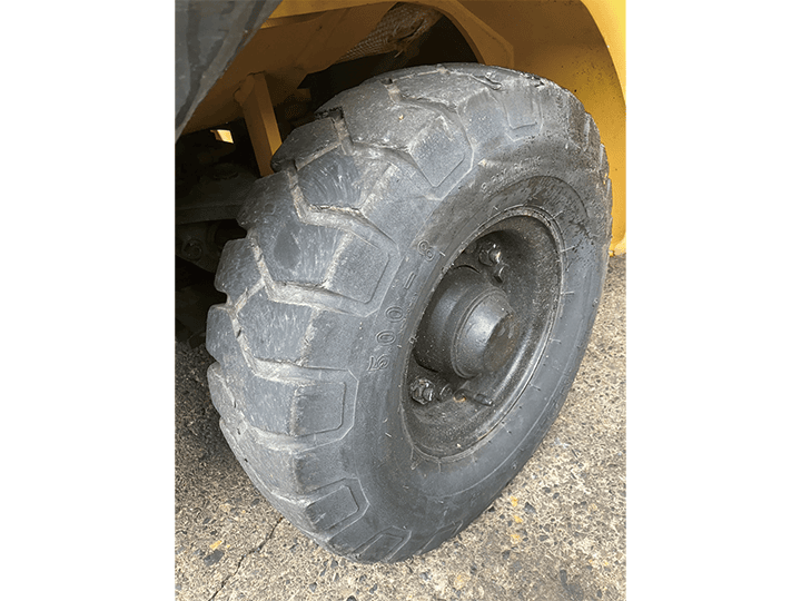 コマツ FG15C-18／1.5t／3Mマスト／カートンクランプ／MT