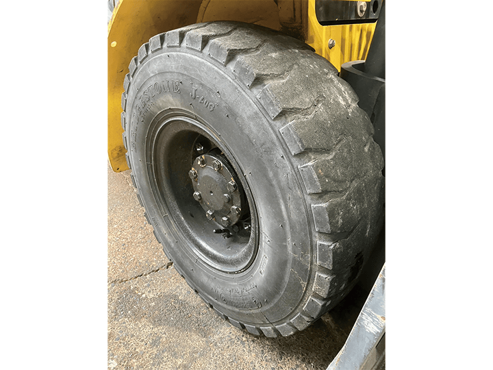コマツ FG15C-18／1.5t／3Mマスト／カートンクランプ／MT