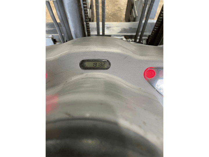 コマツ FG15C-18／1.5t／3Mマスト／カートンクランプ／MT