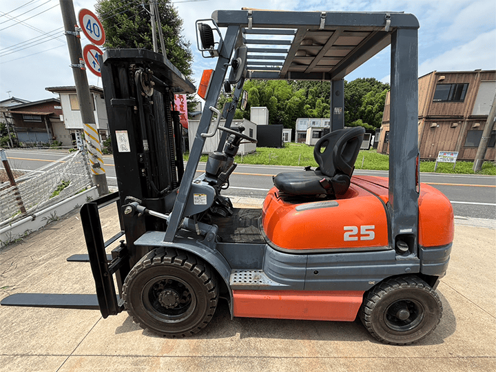 トヨタ 02-6FD25／2.5t／4Mフルフリーマスト／ディーゼル／AT