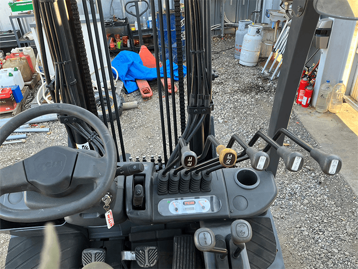 TCM FHD25C3A／2.5t／4Mマスト／MT