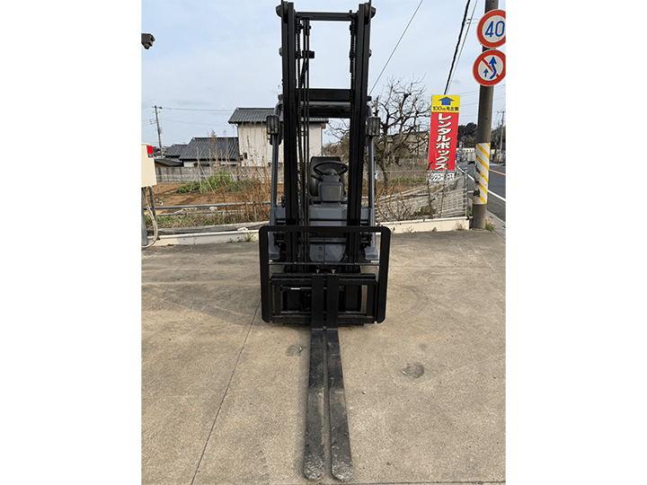 トヨタ 7FG18／1.8t／4Mマスト／MT／サイドシフト付き