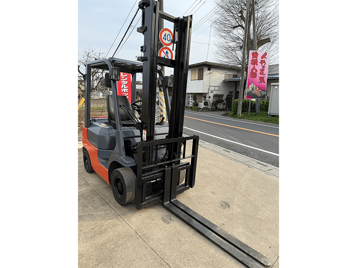 トヨタ 7FG18／1.8t／4Mマスト／MT／サイドシフト付き