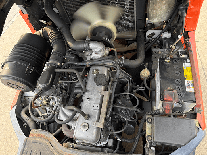トヨタ 7FG18／1.8t／4Mマスト／MT／サイドシフト付き
